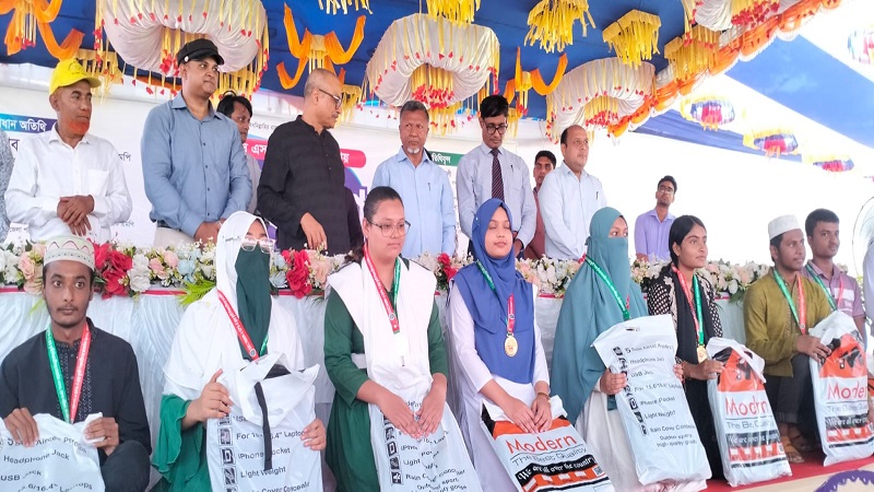 খালেদা জিয়া প্রথম মেয়েদের শিক্ষা অবৈতনিক করেছিলেন-চাঁপাইনবাবগঞ্জে জনপ্রশাসন প্রতিমন্ত্রী 